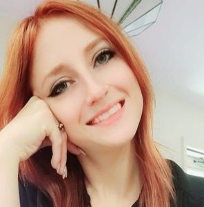 Meet your Posher, Corinne